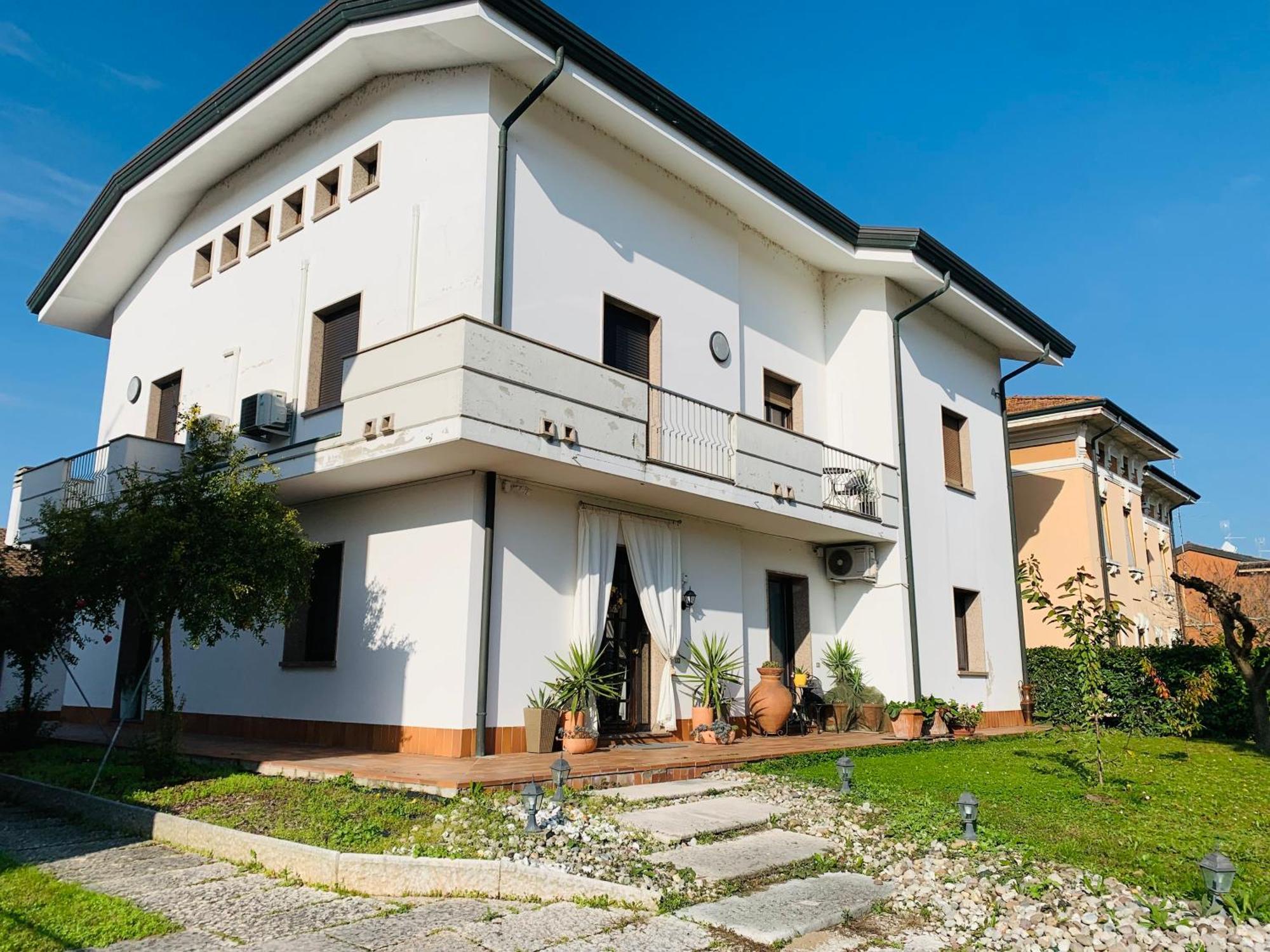 B&B Casa Silingardi Bagnolo San Vito Exterior photo